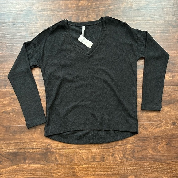 Anthropologie Tops - NWT Anthropologie Crinkle Crepe Top V-Neck Long Sleeve Stretch 
Black Size Small